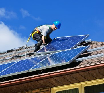 Ušetřete peníze pomocí solárních panelů na střeše Ušetřete peníze pomocí solárních panelů na střeše